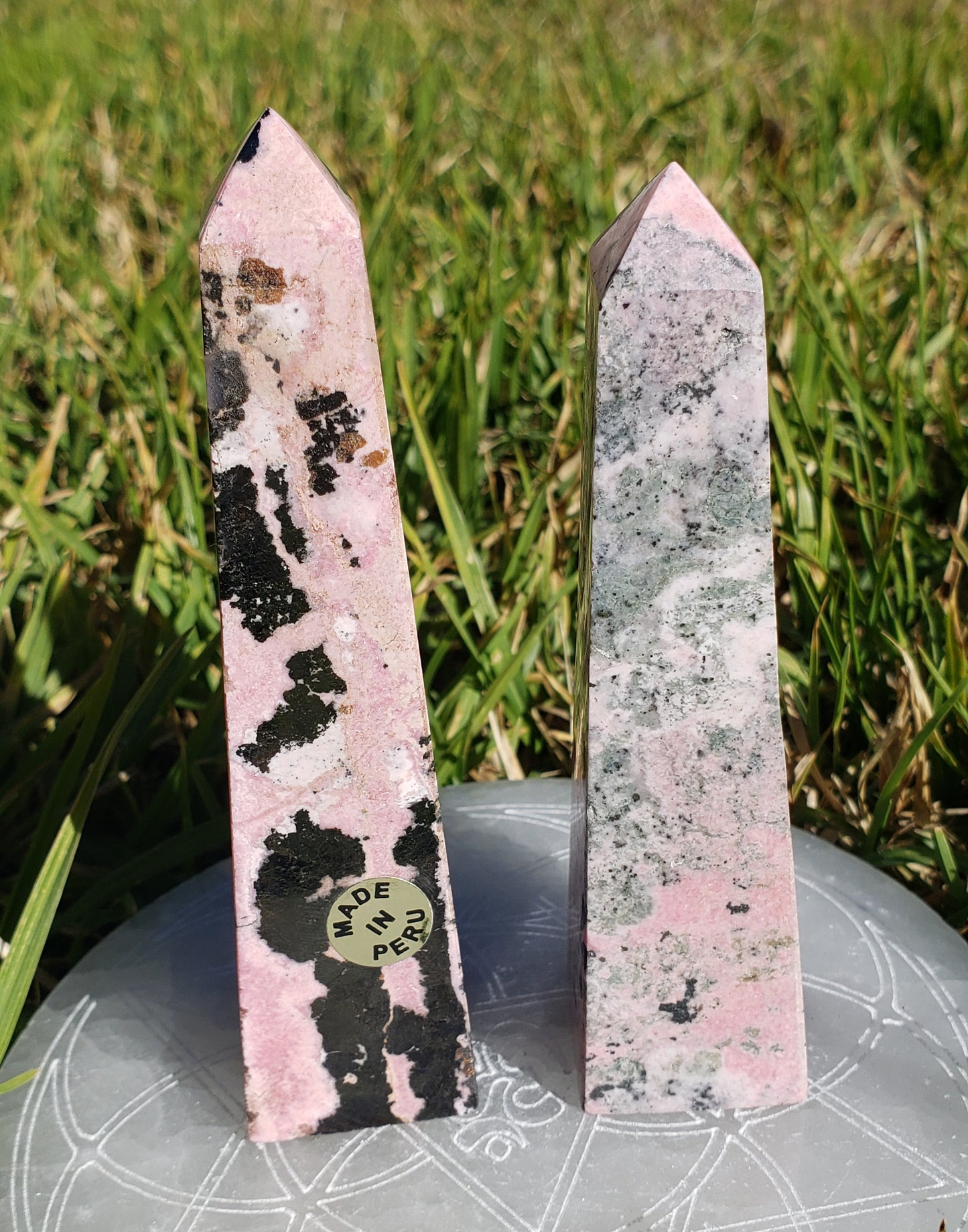 (1) Peruvian Rhodonite Tower